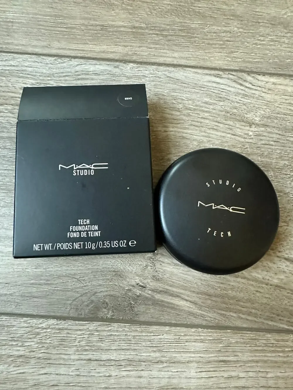 MAC Studio Tech Foundation NW45 - Discontinued